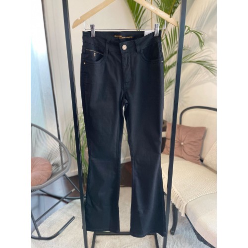 Calça Boot Cut Cintura Alta Modela Barriga