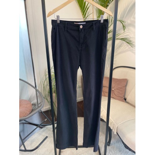 Calça Boot Cut Cintura Alta Preta