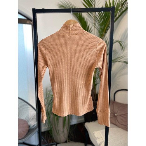 Blusa Básica Caramelo